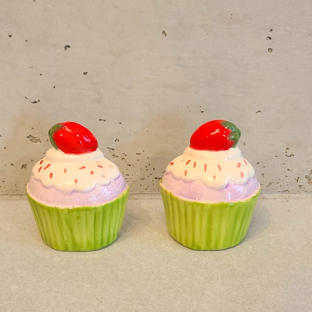 Cupcake Shaped Salt and Pepper Shakers